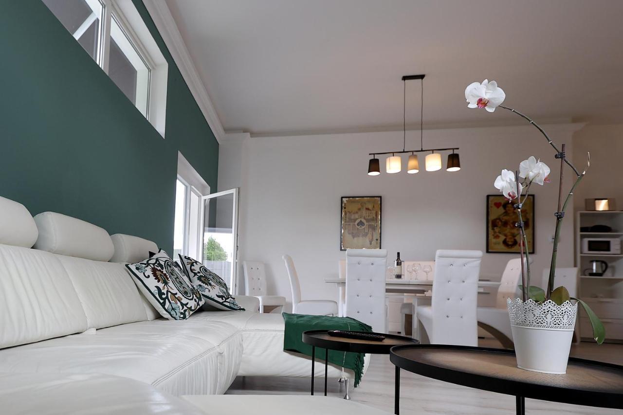 Exklusive Fw Mit 3 Sz Und Grosser Terrasse Gratkorn Extérieur photo